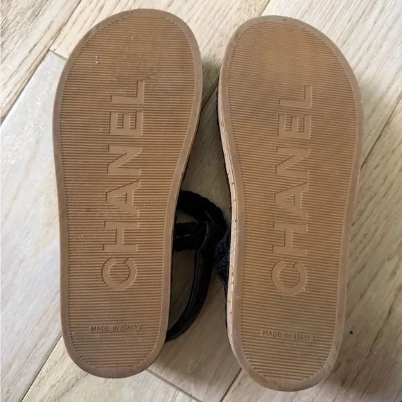 CHANEL Black Quilted Rope Sandals with Gold Logo - Picture 4 of 9